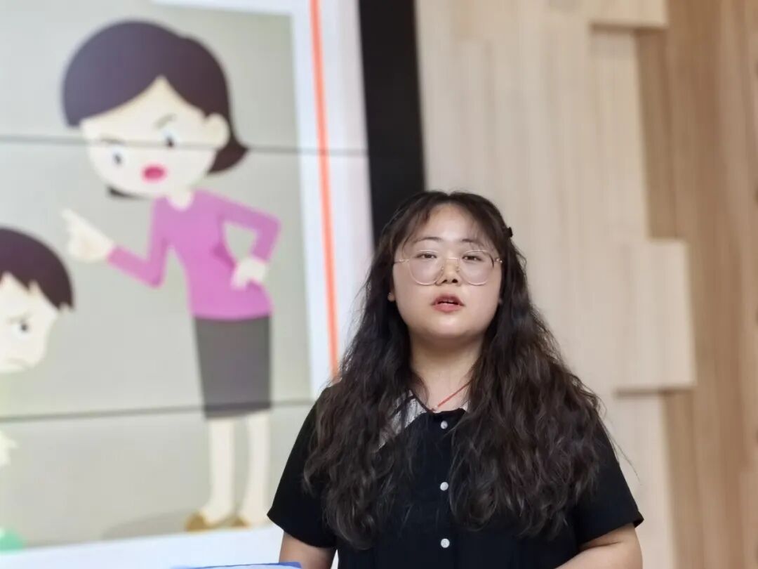 百舸争流,奋楫向前锤炼素养 ---火炬一小教师师德师风演讲比赛暨 31 期教师论坛活动