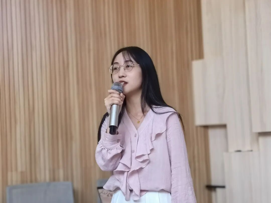 百舸争流,奋楫向前锤炼素养 ---火炬一小教师师德师风演讲比赛暨 31 期教师论坛活动