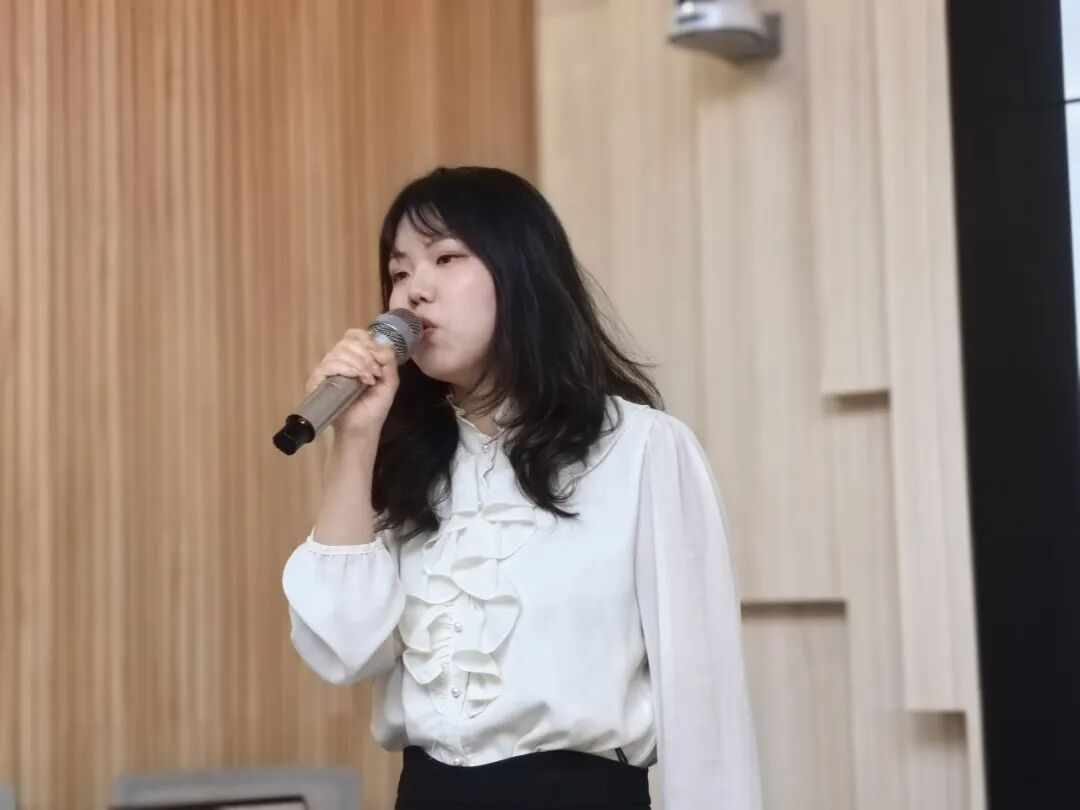 百舸争流,奋楫向前锤炼素养 ---火炬一小教师师德师风演讲比赛暨 31 期教师论坛活动