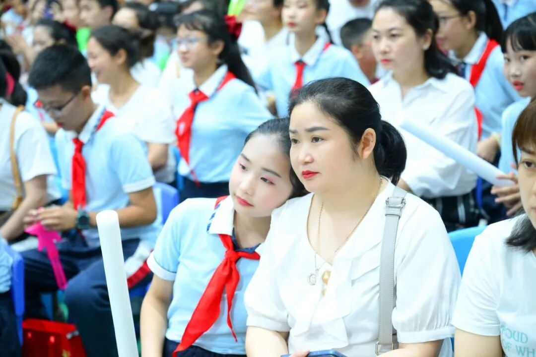 感恩成长，揽梦远航 ----火炬一小2018届毕业典礼
