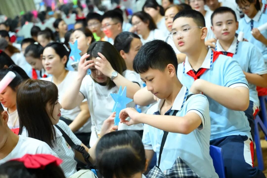 感恩成长，揽梦远航 ----火炬一小2018届毕业典礼