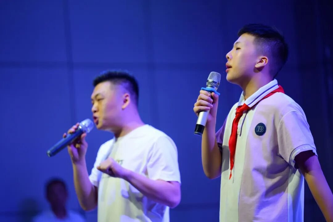 感恩成长，揽梦远航 ----火炬一小2018届毕业典礼
