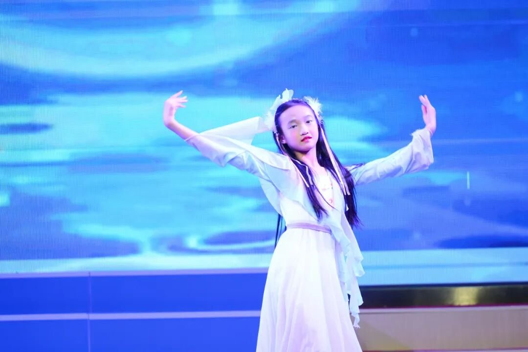 感恩成长，揽梦远航 ----火炬一小2018届毕业典礼
