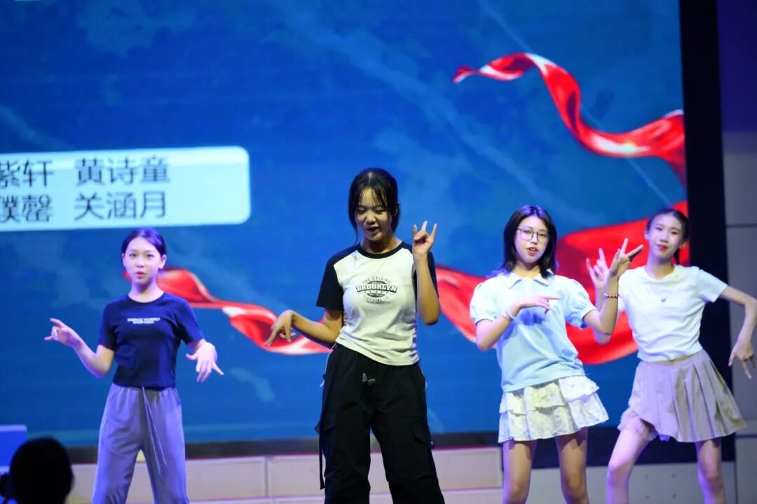 感恩成长，揽梦远航 ----火炬一小2018届毕业典礼