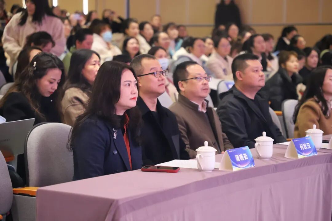 立足教材提素养，培育绵州好课堂 ——绵阳市2024年小学语文青年教师素养展评暨新教材培训会在火炬一小举行