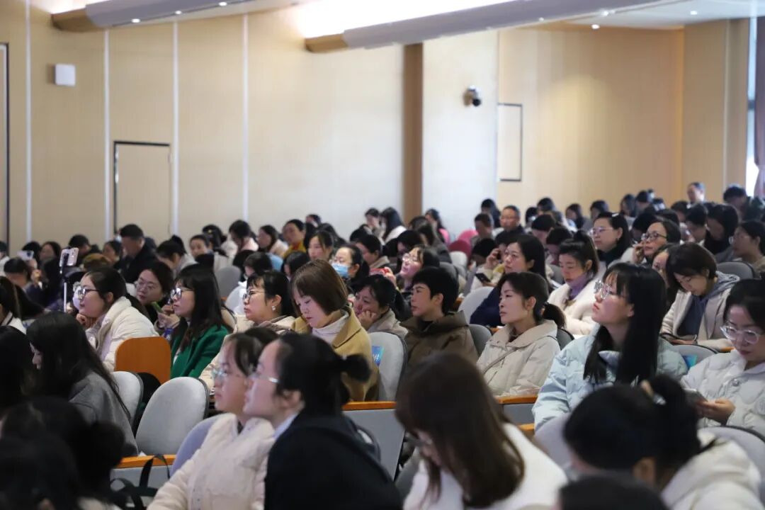 立足教材提素养，培育绵州好课堂 ——绵阳市2024年小学语文青年教师素养展评暨新教材培训会在火炬一小举行
