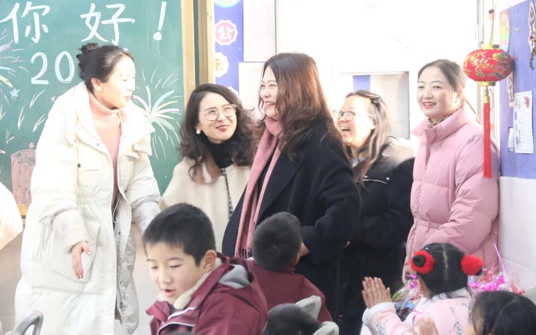 新年新愿 手作传情 ——火炬一小2025迎新年DIY主题活动