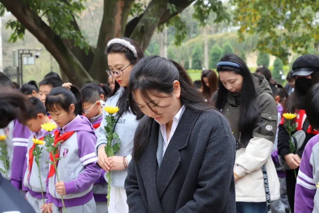 清明追思缅先烈 少年砥砺传薪火 ——火炬一小清明节主题系列活动
