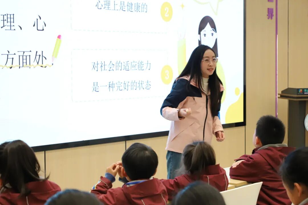筑牢心灵防线: 火炬一小心理健康委员正式上岗