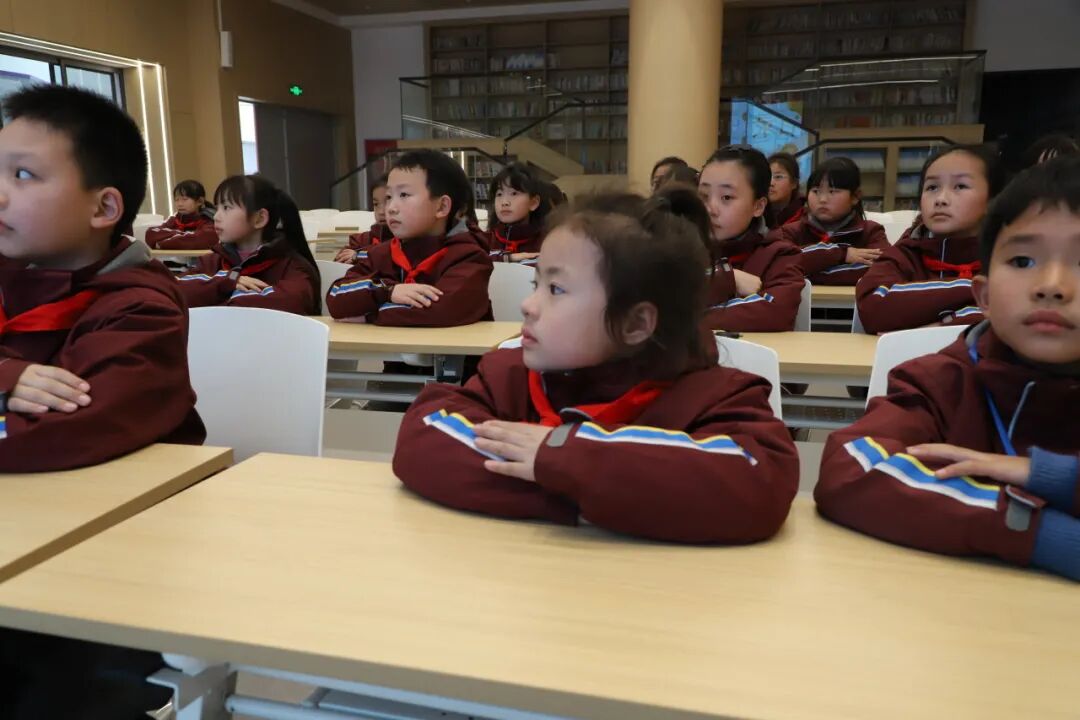 筑牢心灵防线: 火炬一小心理健康委员正式上岗