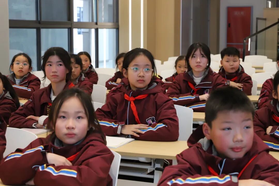 筑牢心灵防线: 火炬一小心理健康委员正式上岗