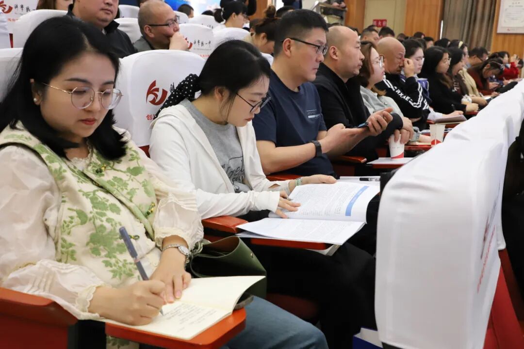 聚智科学教育推进会,探索科学教育发展新路径---区科创中心在全市科学教育推进会上进行经验交流