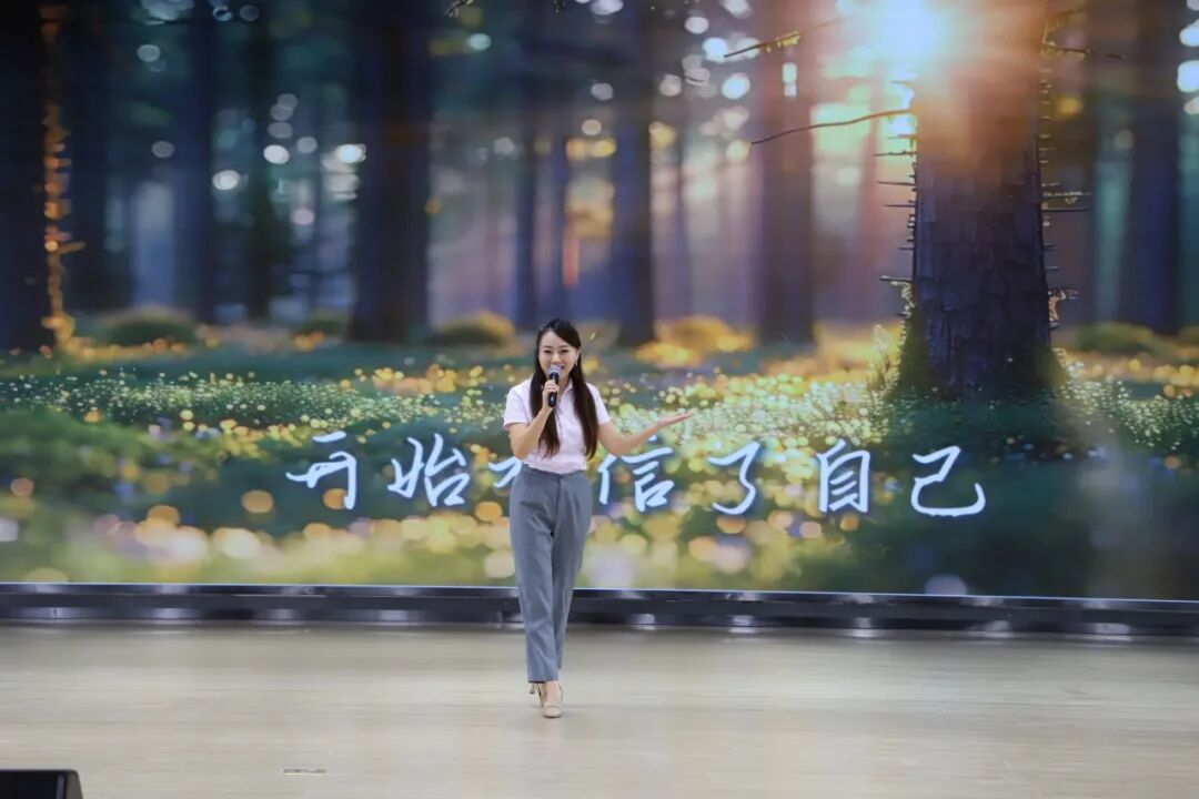 【火一动态】破“浪”开学!火炬一小开学工作会,满是教育热血