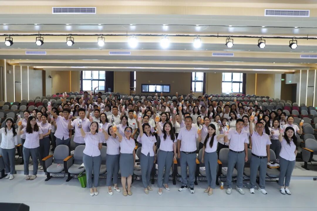 【火一动态】破“浪”开学!火炬一小开学工作会,满是教育热血