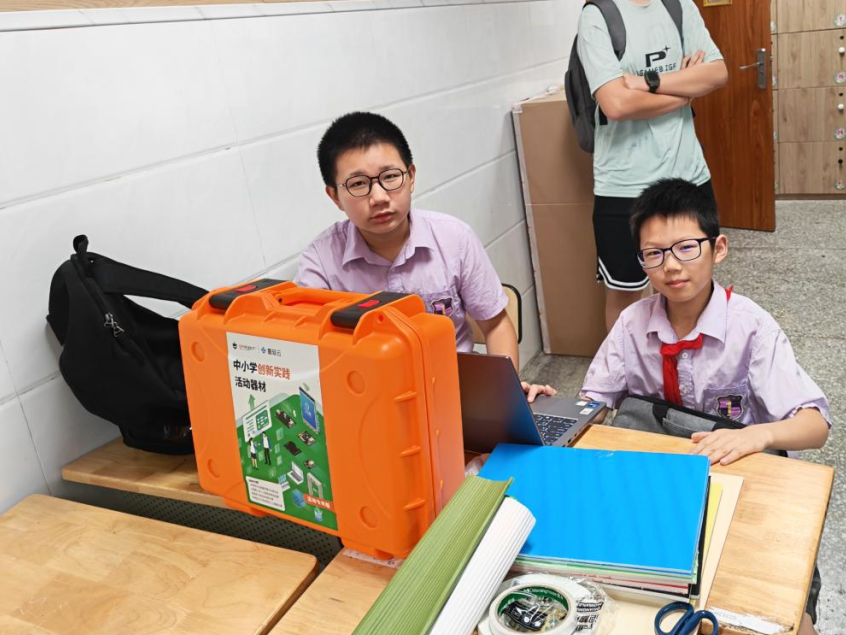 火一捷报|沸腾!火一学子首次参加全国智能创新挑战赛斩获银、铜双奖!