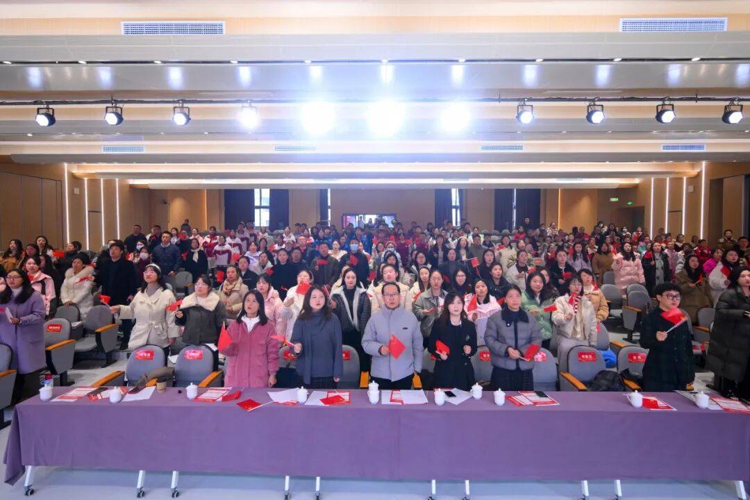 【火一动态】乐声裹着思政热,初心随旋律正燃! ——这场音乐思政课,把信仰“唱”进了青春里