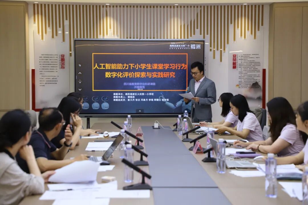 【火一月刊】夏序的帧记,一帧一成长——五月,火炬一小以镜头为笔,记录教育的夏天