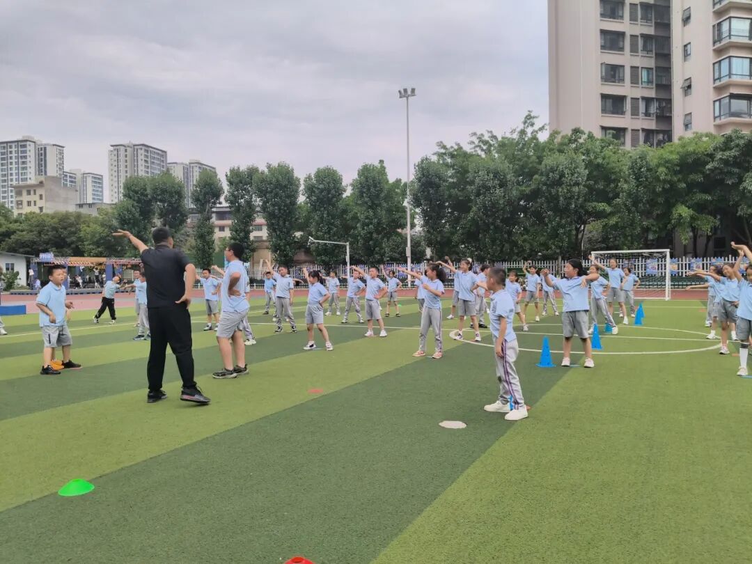 【火一月刊】夏序的帧记,一帧一成长——五月,火炬一小以镜头为笔,记录教育的夏天